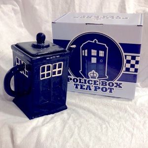 Dr Who Police Box Teapot 🫖